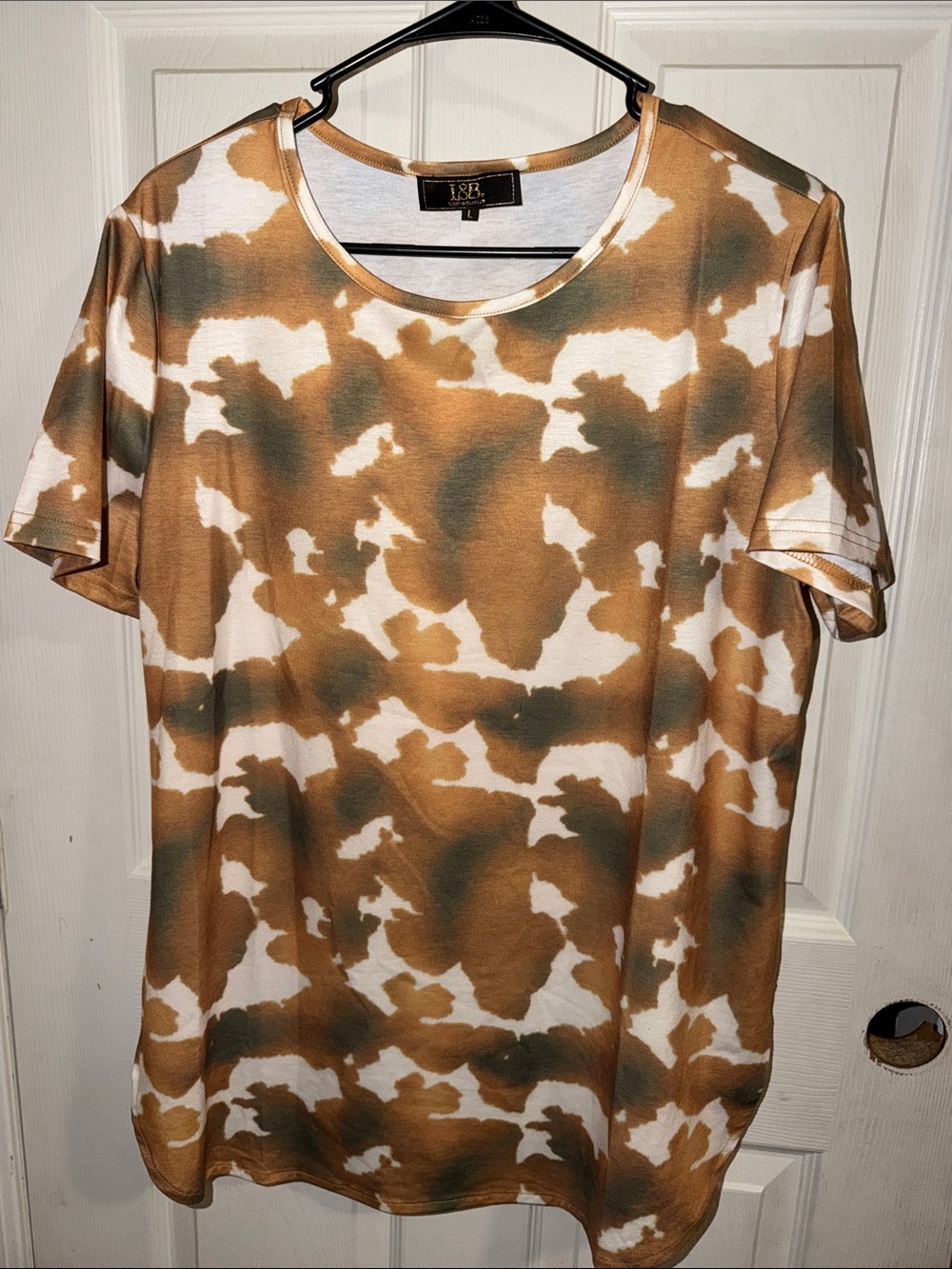 Lucky & Blessed Short-Sleeve Tee in Tan, White & Olive